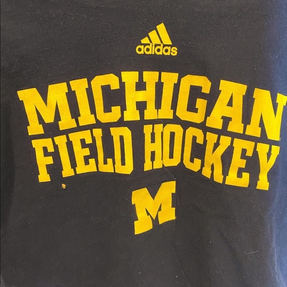 Michigan field hockey cropped T-shirt! - Picture 2 of 3